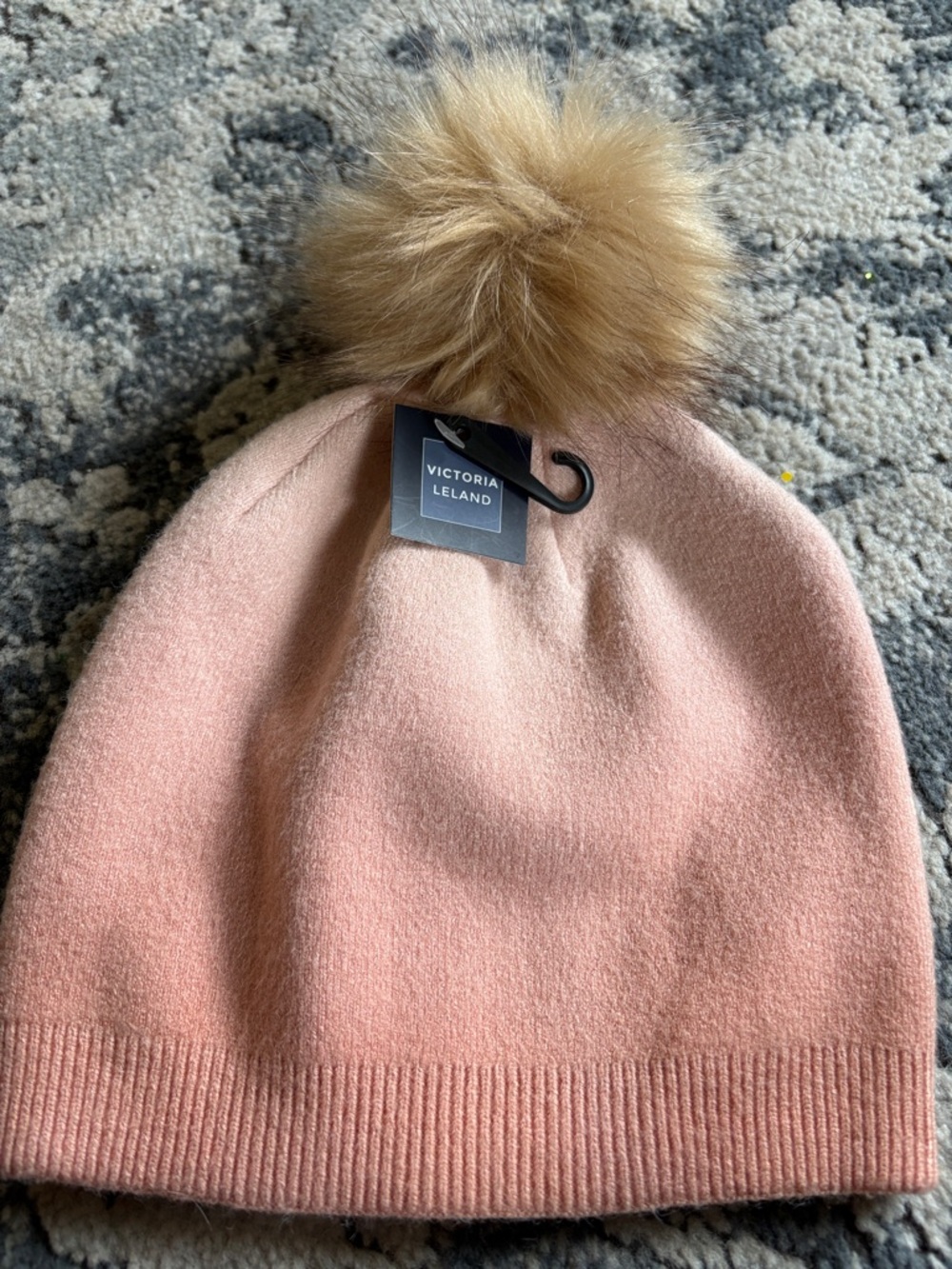 Victoria Leland Pink knit  Faux Fur Pom Hat beanie